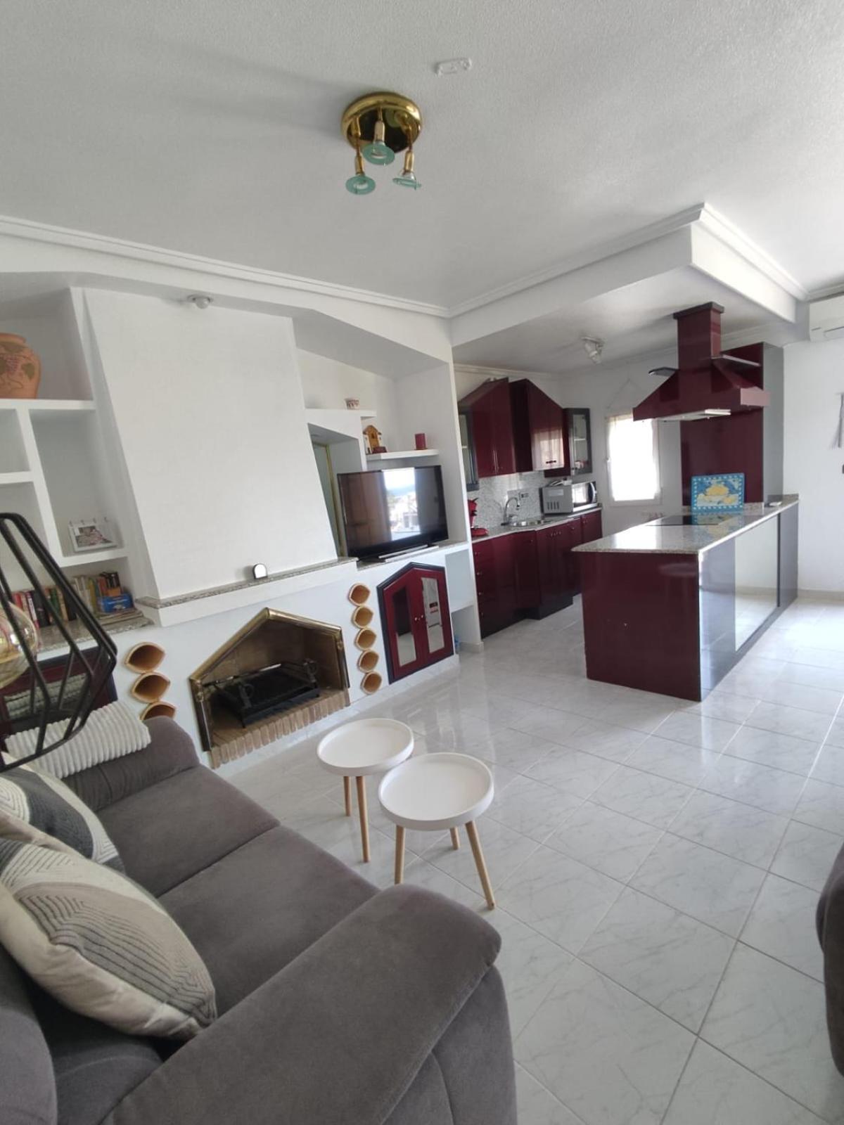 Schoenes Ruhiges Rooftop Apartment Mit Grosser Dachterrasse ตอร์เรเวียคา ภายนอก รูปภาพ