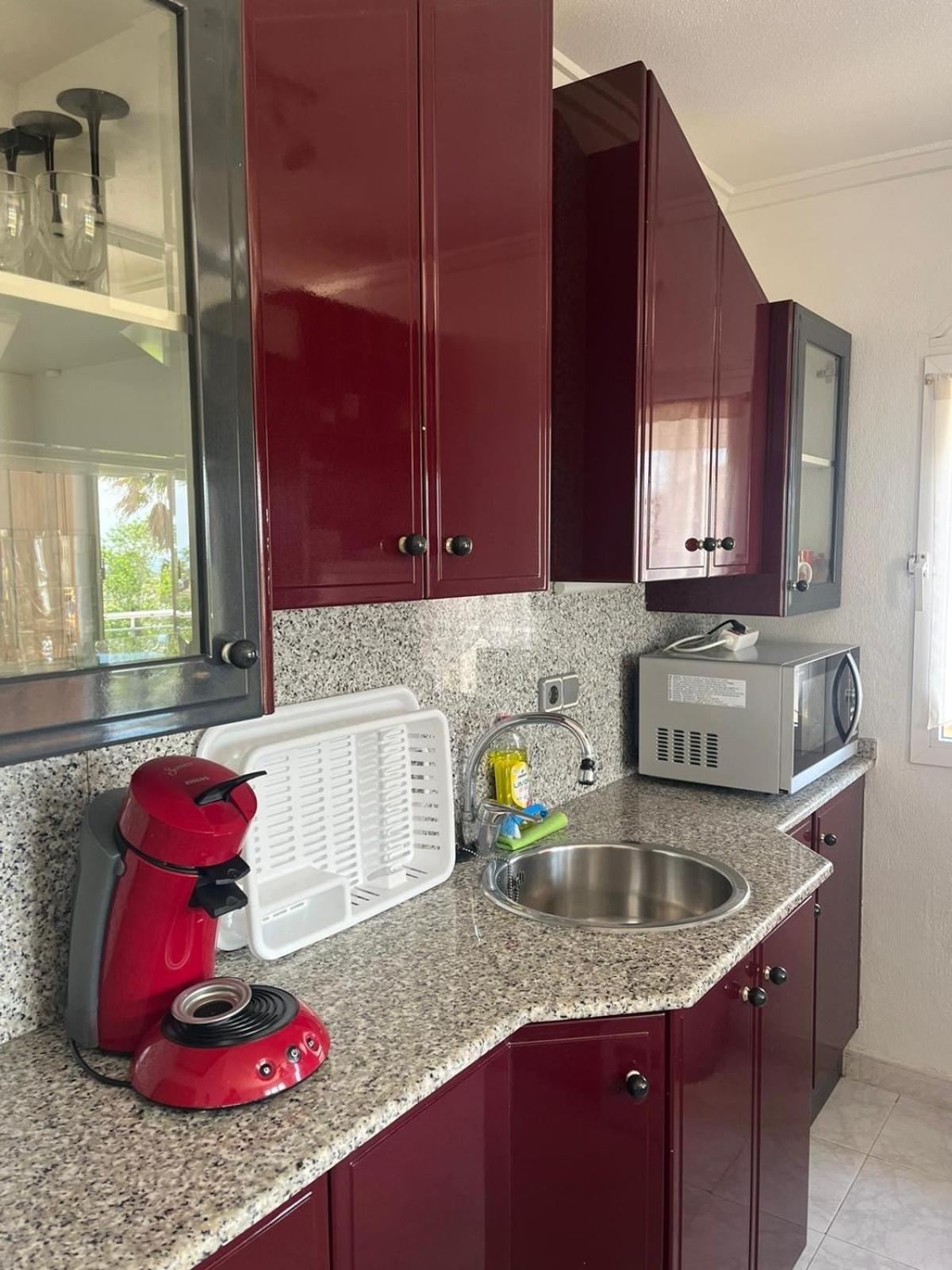 Schoenes Ruhiges Rooftop Apartment Mit Grosser Dachterrasse ตอร์เรเวียคา ภายนอก รูปภาพ